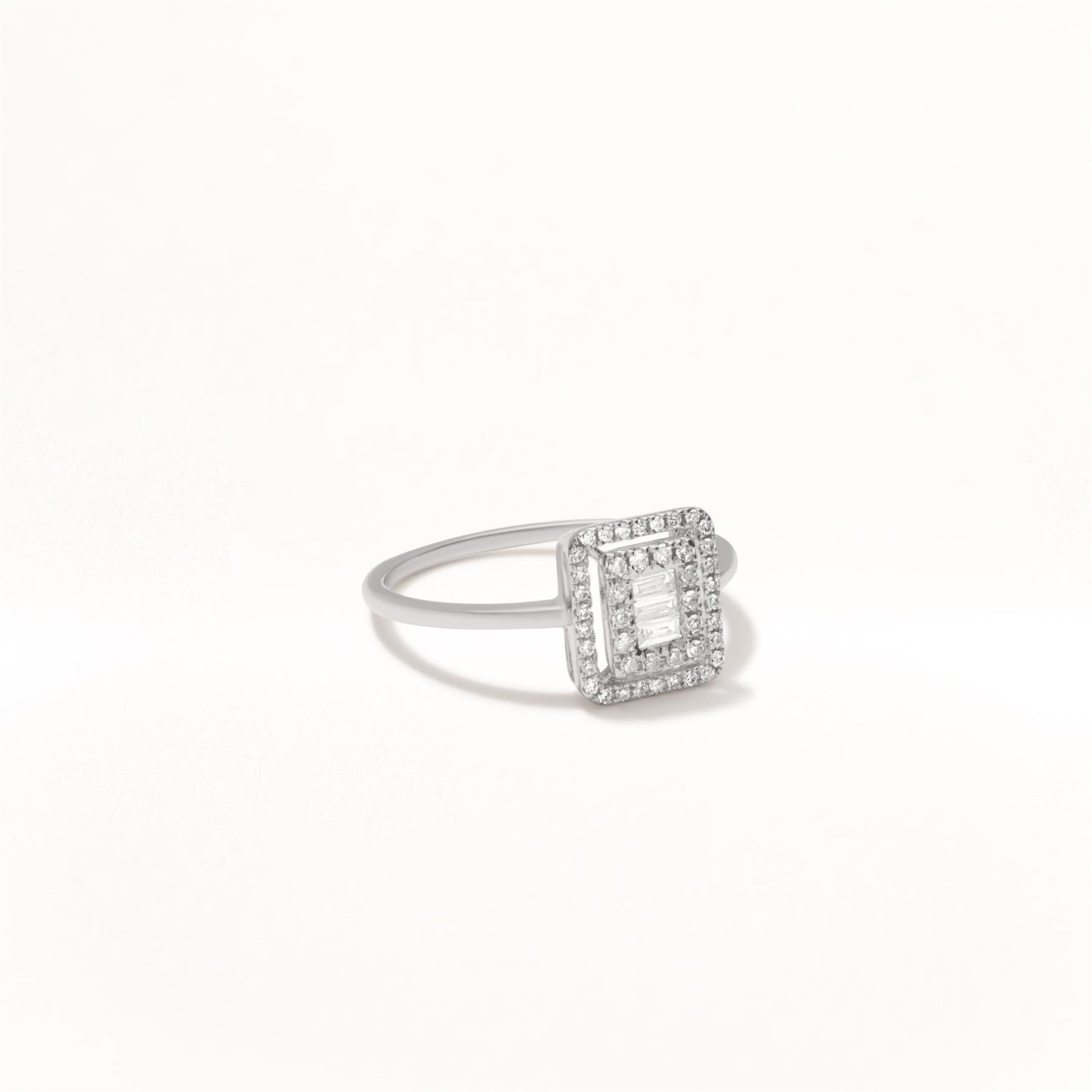 Vivant Diamond Ring in 18K Gold