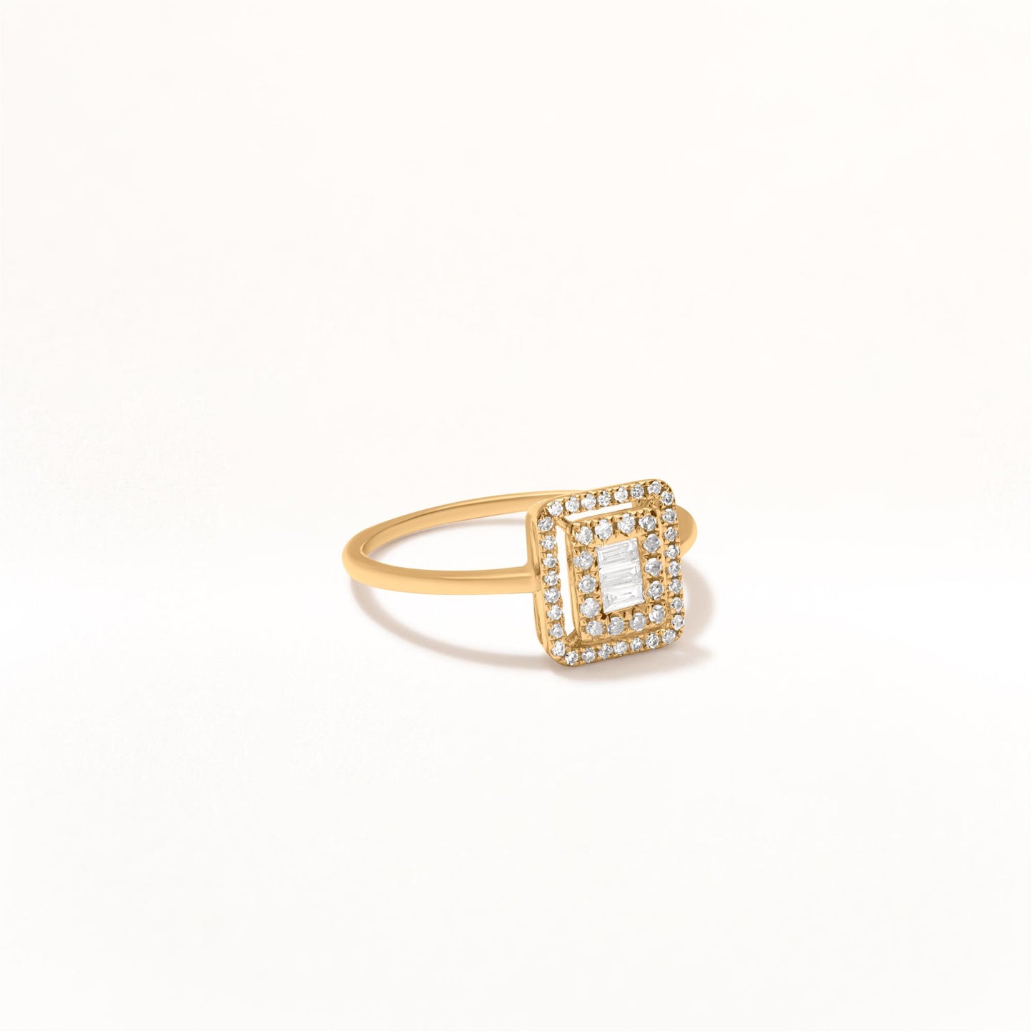 Vivant Diamond Ring in 18K Gold